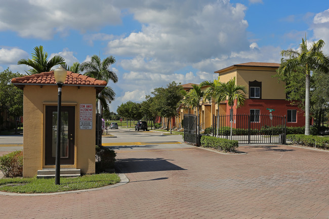 San Marco Villas in West Palm Beach, FL - Building Photo - Building Photo