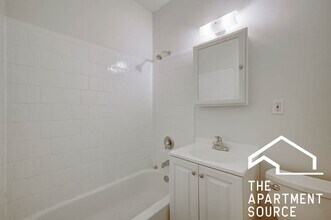 3957 W Irving Park Rd in Chicago, IL - Building Photo - Building Photo