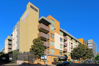 Fusion Encore Hollywood in Hollywood, CA - Foto de edificio - Building Photo