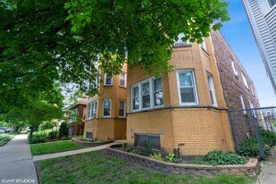 3746 N Whipple St in Chicago, IL - Building Photo