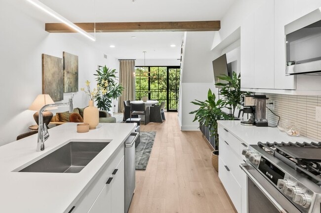 346 Peters St SW in Atlanta, GA - Building Photo - Building Photo