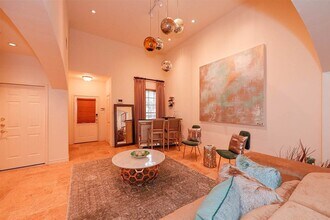 510 Shiloh Dr, Unit 104 in Laredo, TX - Building Photo - Building Photo