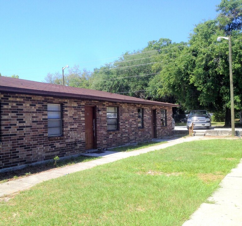 911 N Iowa Ave in Lakeland, FL - Building Photo