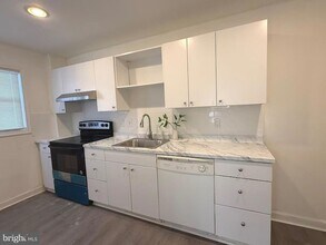 8324 Loch Raven Blvd in Towson, MD - Building Photo - Building Photo