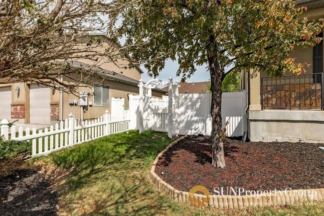 13619 Annaberg Way in Riverton, UT - Building Photo - Building Photo