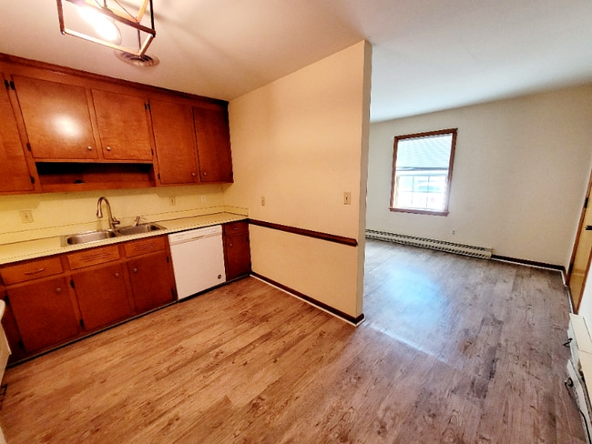 1252 Gatewood Rd in Newport News, VA - Building Photo - Building Photo