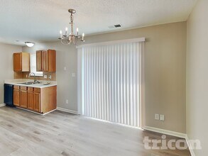 3008 Westwinds Ct in Charlotte, NC - Building Photo - Building Photo