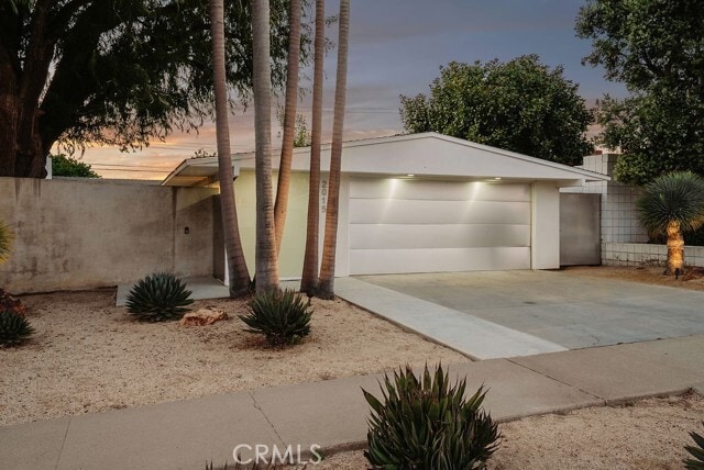 2015 Irvine Ave in Costa Mesa, CA - Building Photo - Building Photo