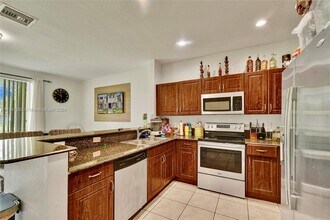 8271 SW 29th St in Miramar, FL - Building Photo - Building Photo