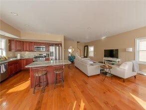 74 Pitman St in Providence, RI - Foto de edificio - Building Photo