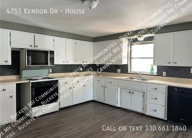 4751 Kendor Dr in New Kensington, PA - Building Photo - Building Photo