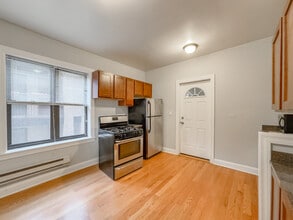 3739 N Pine Grove Ave, Unit J09P in Chicago, IL - Building Photo - Building Photo