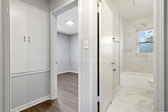 3107 Iris Way in Louisville, KY - Building Photo - Building Photo