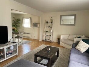 176 Nassau Blvd in Garden City, NY - Building Photo - Building Photo