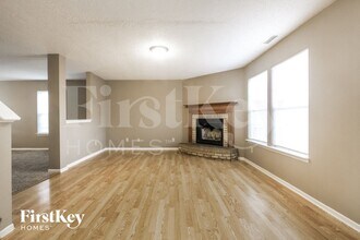 2315 Summerwood Ln in Greenwood, IN - Building Photo - Building Photo