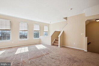 5104 Ballycastle Cir in Alexandria, VA - Building Photo - Building Photo