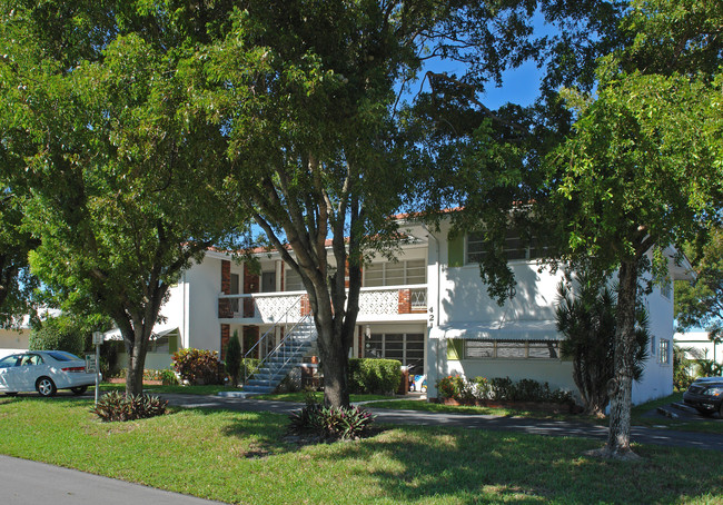 Ken Lan Apartments in Fort Lauderdale, FL - Building Photo - Building Photo