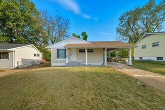 237 Grampian Rd in St. Louis, MO - Building Photo - Building Photo
