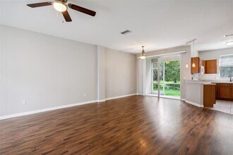 2148 Golden Oak Ln in Valrico, FL - Building Photo - Building Photo