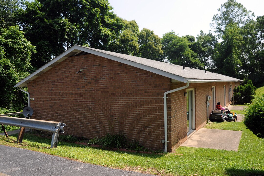 2101 Florence Ave in Bethlehem, PA - Building Photo