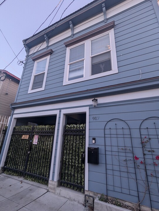 917 24th St in Oakland, CA - Foto de edificio