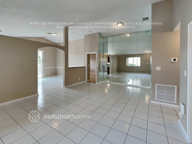 1401 Banyan Cir in Pompano Beach, FL - Foto de edificio - Building Photo