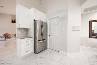 624 Lambton Ln in Naples, FL - Foto de edificio - Building Photo