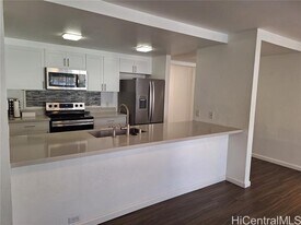 98-360-360 Koauka Loop in Aiea, HI - Building Photo