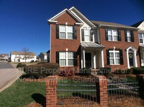 18040 Delmas Dr in Cornelius, NC - Building Photo - Building Photo