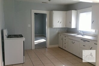 1439 N Ferger Ave in Fresno, CA - Building Photo - Building Photo