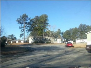 200 Woodberry Rd in West Columbia, SC - Building Photo - Building Photo