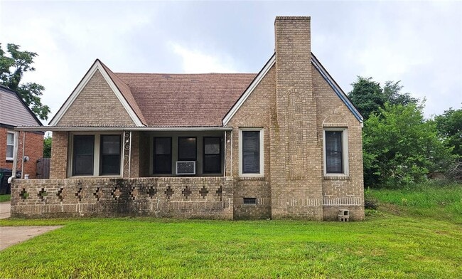 property at 2112 NE 20th St