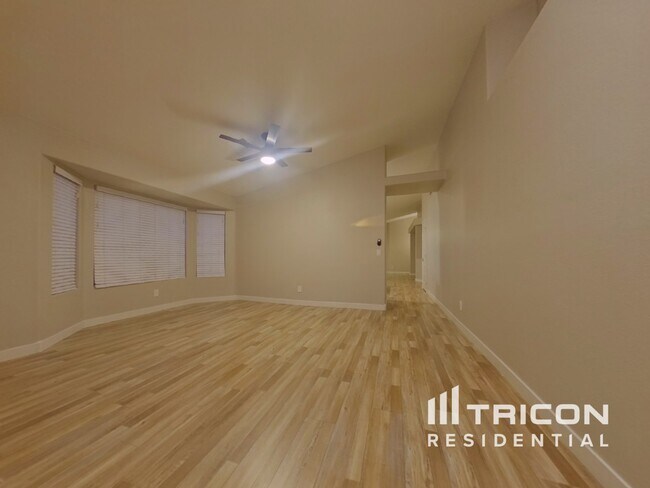 350 N 152nd Dr in Goodyear, AZ - Foto de edificio - Building Photo