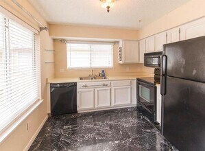 12400 Overbrook Ln in Houston, TX - Building Photo - Building Photo