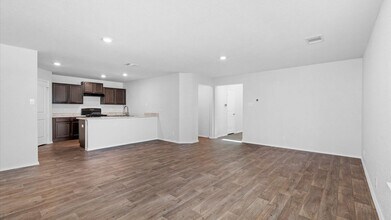 7602 Powder Gorge in Converse, TX - Foto de edificio - Building Photo