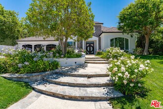 5404 Wellesley Dr in Hidden Hills, CA - Building Photo - Building Photo