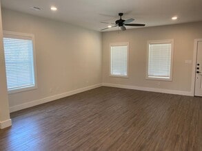 205 Sterling St in College Station, TX - Building Photo - Building Photo