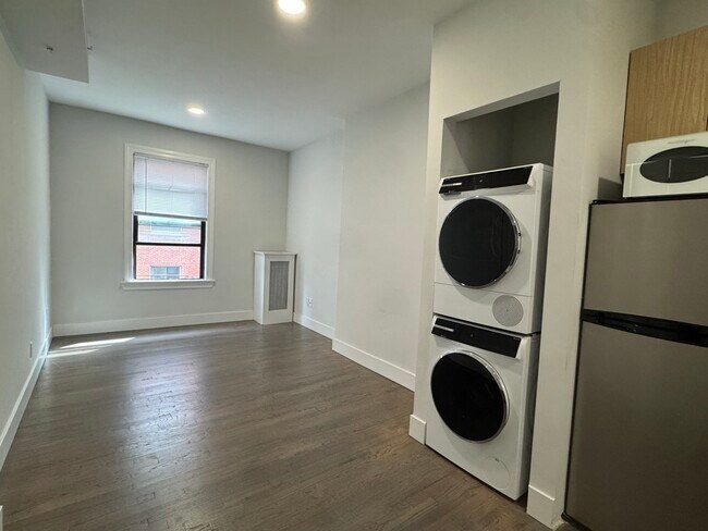 276 Newbury St, Unit 10 in Boston, MA - Foto de edificio - Building Photo