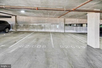 2720 S Arlington Mill Dr in Arlington, VA - Building Photo - Building Photo