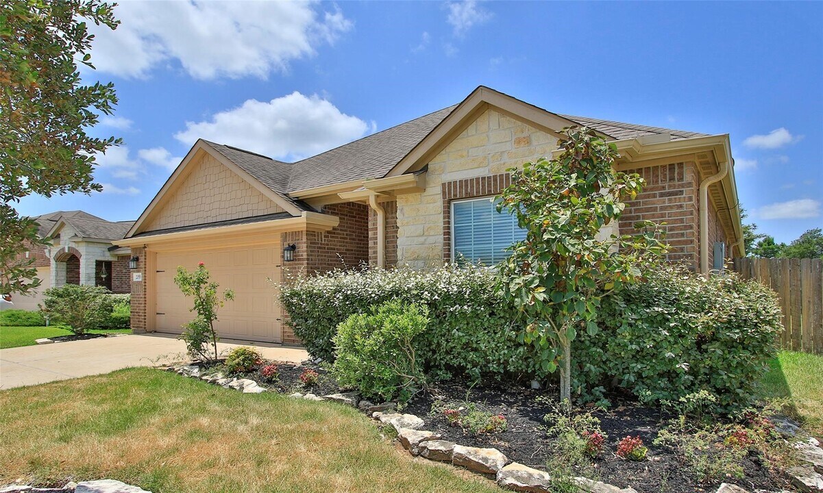 20559 Iron Seat Dr in Hockley, TX - Building Photo