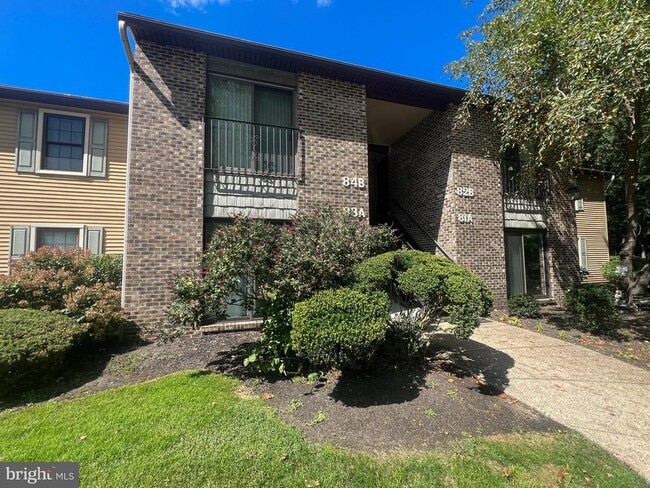 81 W Bluebell Ln