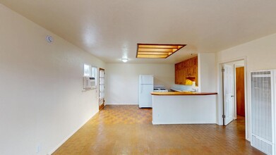 310 Harvard Dr SE-Unit -Apt 2 in Albuquerque, NM - Building Photo - Building Photo