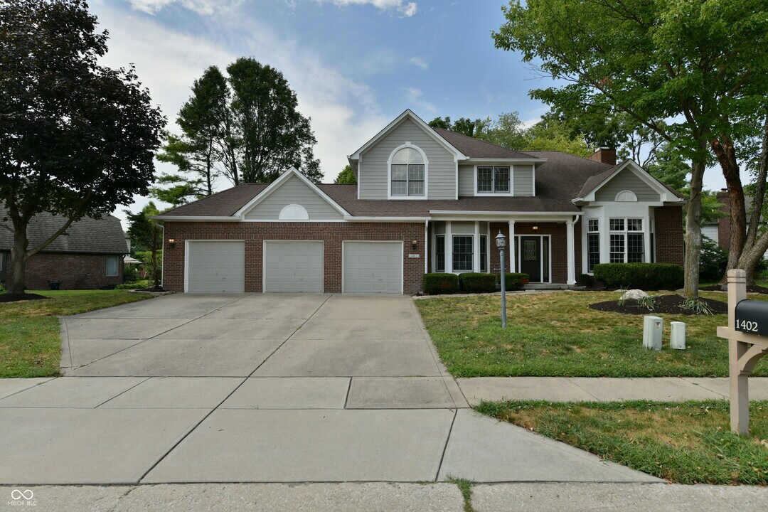 1402 Edinburgh Dr in Carmel, IN - Building Photo