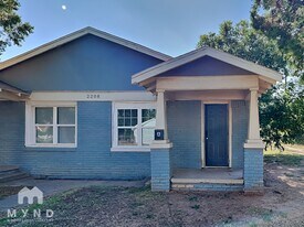 2208 Avenue U A Ave in Lubbock, TX - Building Photo