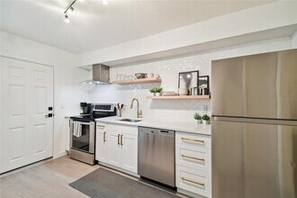 6422 S Adelia Ave in Tampa, FL - Building Photo - Building Photo