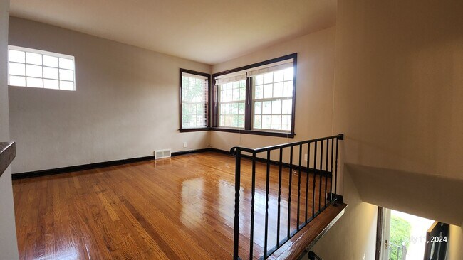 6328 Sutherland Ave, Unit 1W in St. Louis, MO - Foto de edificio - Building Photo