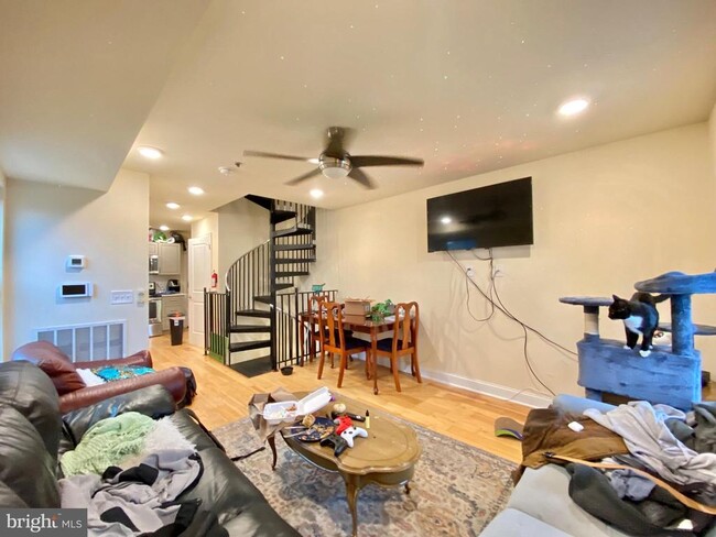 property at 1950 N Gratz St