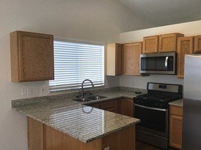 5540 W Stone Blf Wy in Kearns, UT - Building Photo - Building Photo