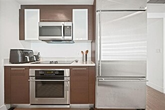 500 Brickell Ave, Unit 1208 in Miami, FL - Building Photo - Building Photo