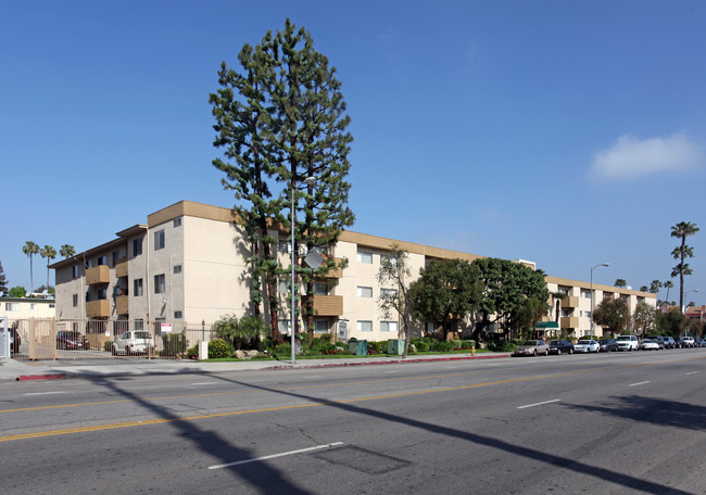 Encino Oakbrook in Encino, CA - Foto de edificio - Building Photo